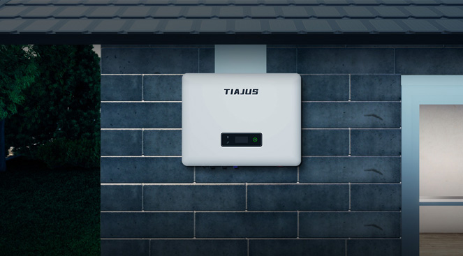 逆变器在户用储能系统中的工作原理：能源转换与智能管理的核心枢纽